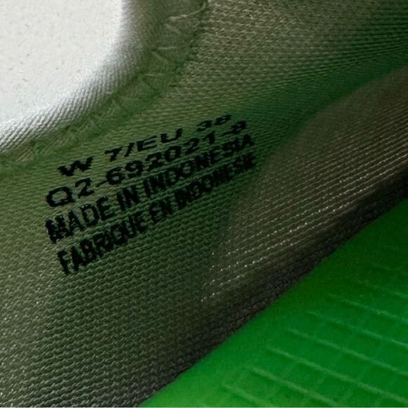 OOFOS shoes size 7 - Picture 5 of 7